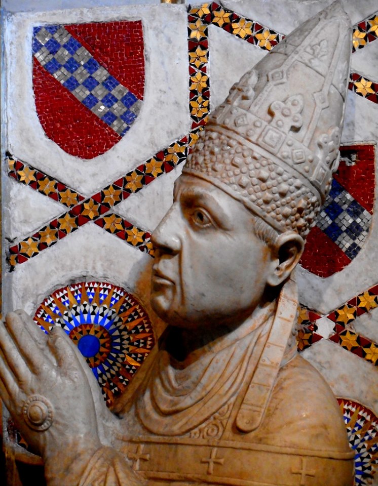 Bonifacio IX Tomacelli Cybo che compare in una statua in San Giovanni in Laterano