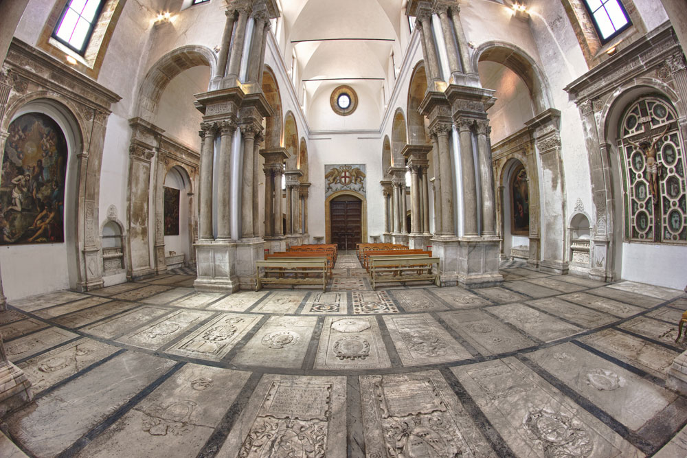 LA TOMBA DI UN COLOMBO NELLA CHIESA DI SAN GIORGIO A PALERMO