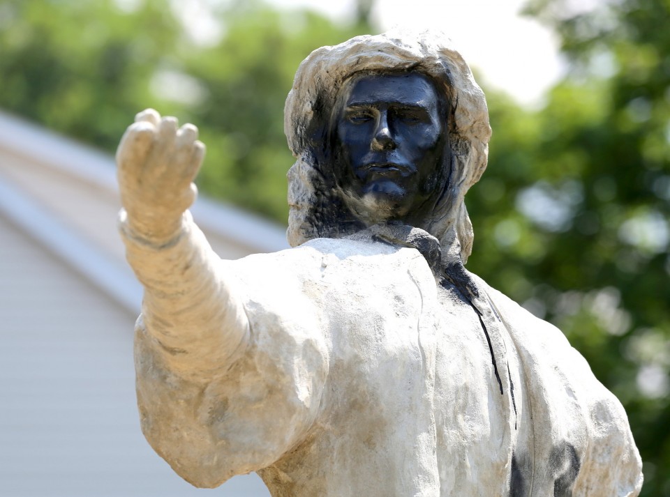 Colombo statua Hamilton 1