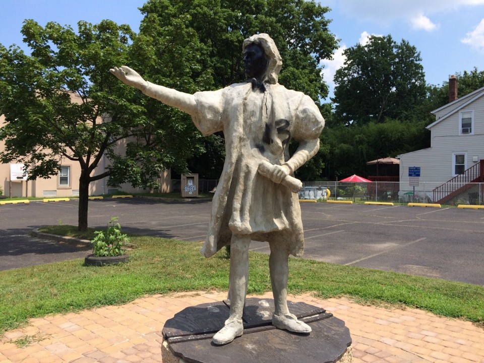 Colombo statua Hamilton 2