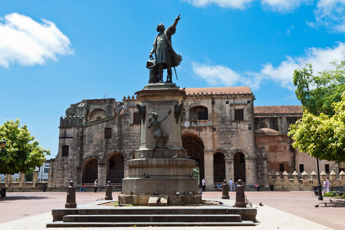 Cristoforo Colombo statue Parque Colon Santo Domingo