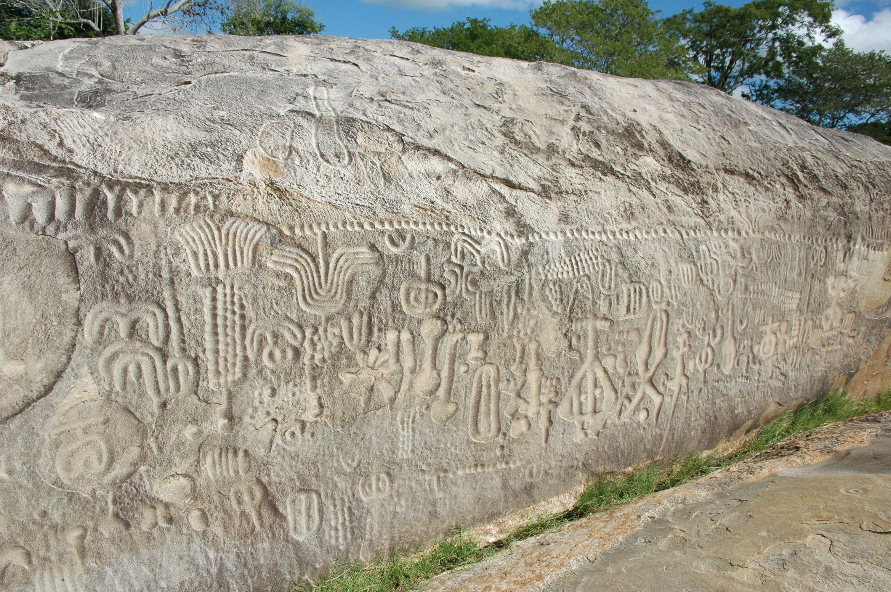 Pedra do Inga Brasile incisioni rupestri scolpite