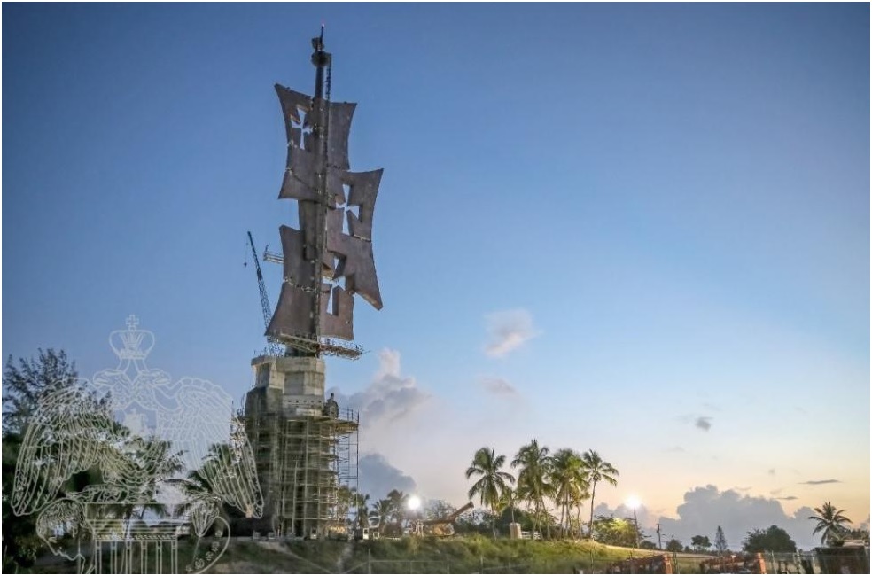 AVANZA LA GIGANTESCA CONSTRUCCIÓN DE COLÓN A PORTO RICO