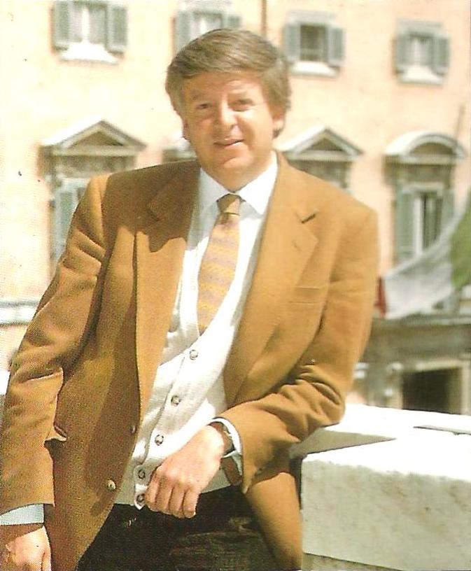 Ruggero Marino sul terrazzo di Piazza Colonna del Tempo