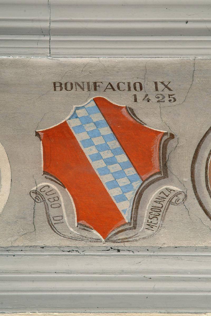 Stemma Bonifacio IX 1425 dipinto su muro