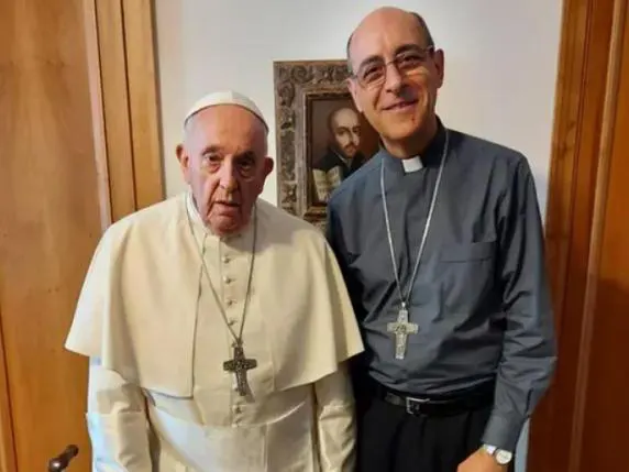 Papa Francesco con il cardinale Fernandez
