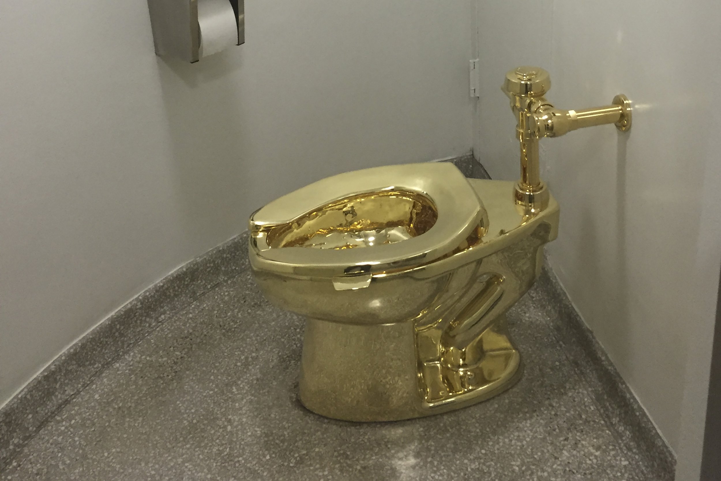 blog gold toilet Trump