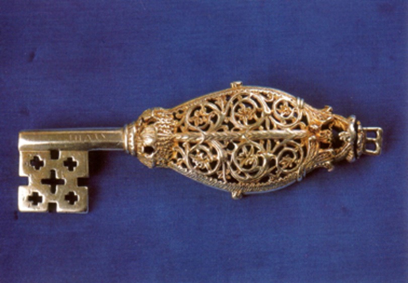 chiave vaticana con croce gerusalemme