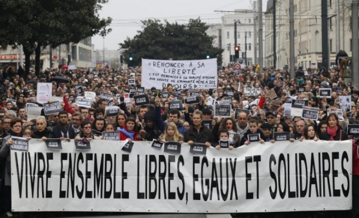 DALL'IGNORANZA DELL'ISLAM FONDAMENTALISTA CI DIVIDONO I SECOLI