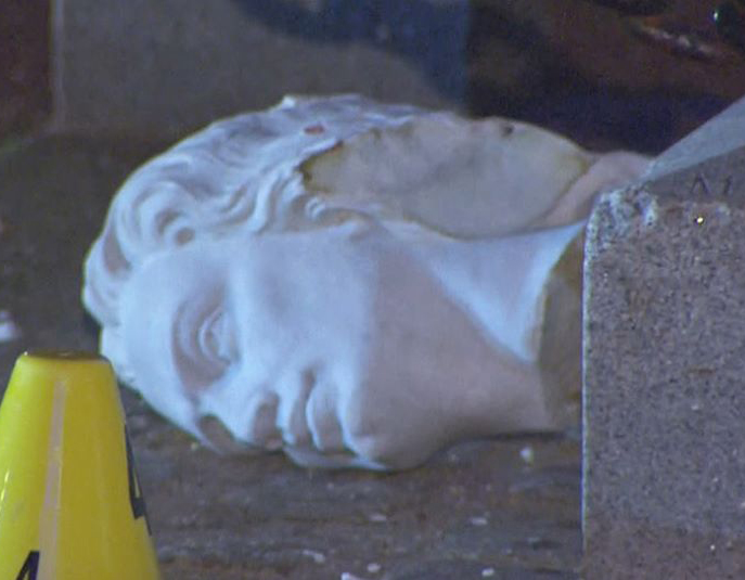 statua Cristoforo Colombo Boston decapitata 2