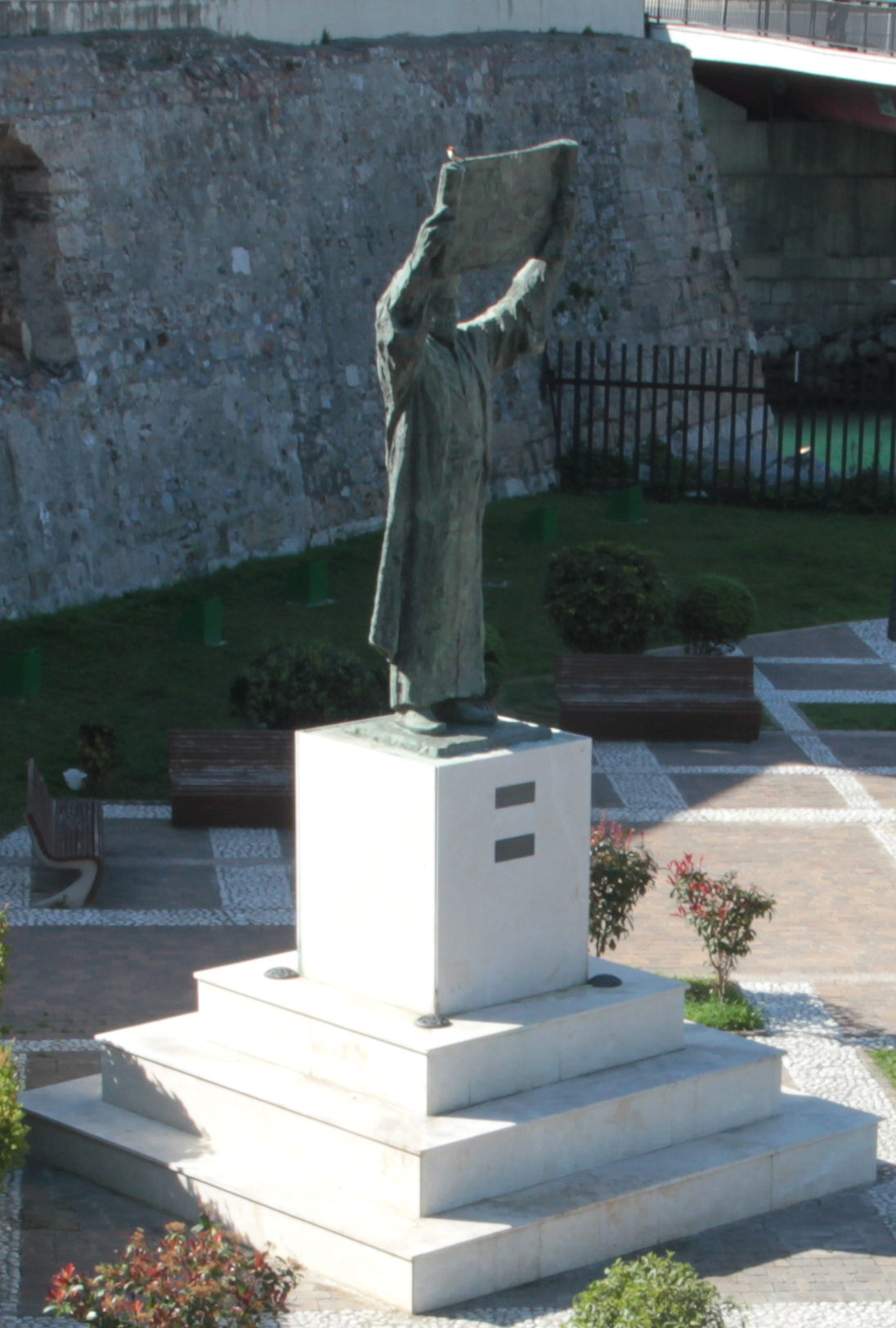 statua di Al Idrisi baluardo di Mallorquines Ceuta