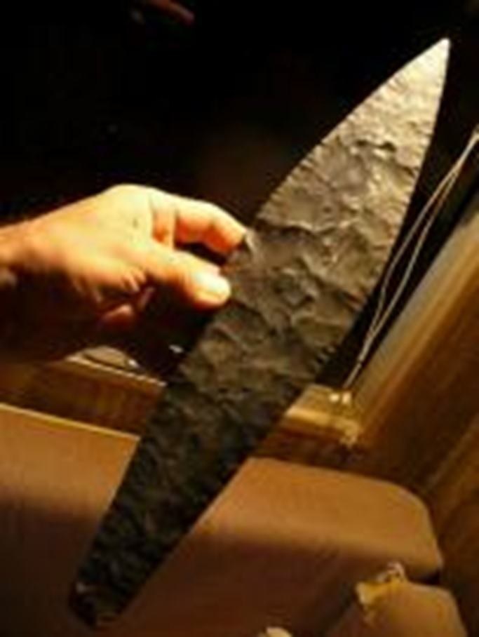 strumenti antichi punta Pre Clovis a forma foglia lauro