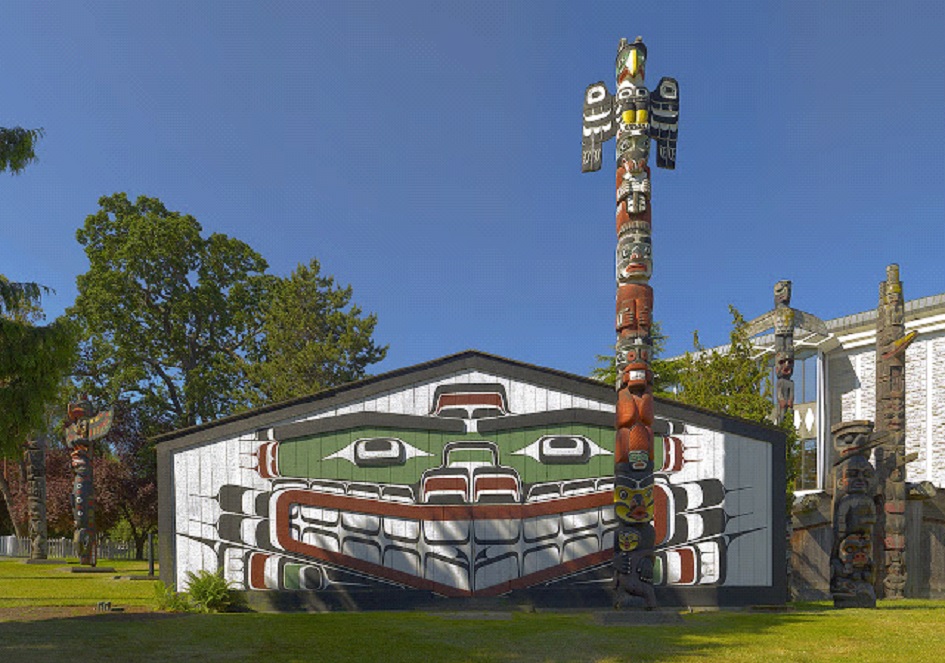 totem Thunderbird Park Victoria British Columbia